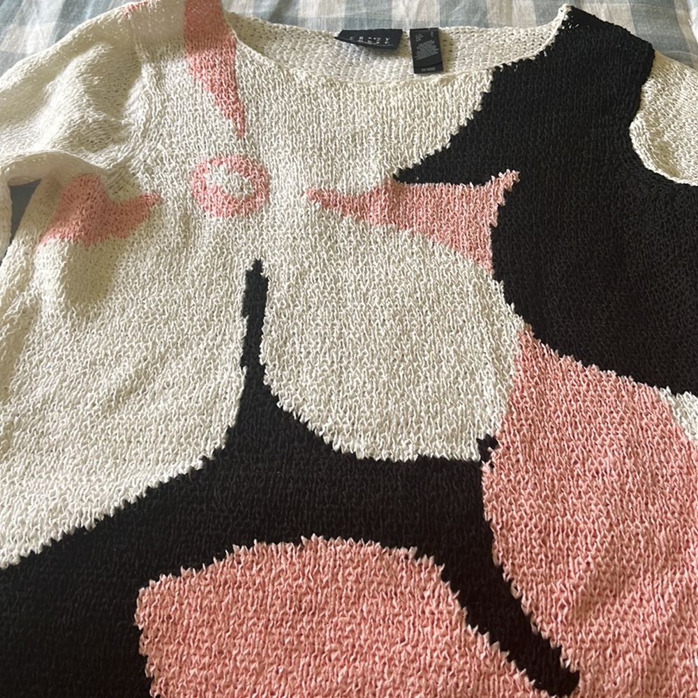 Nice sweater !! - Picture 6 of 6